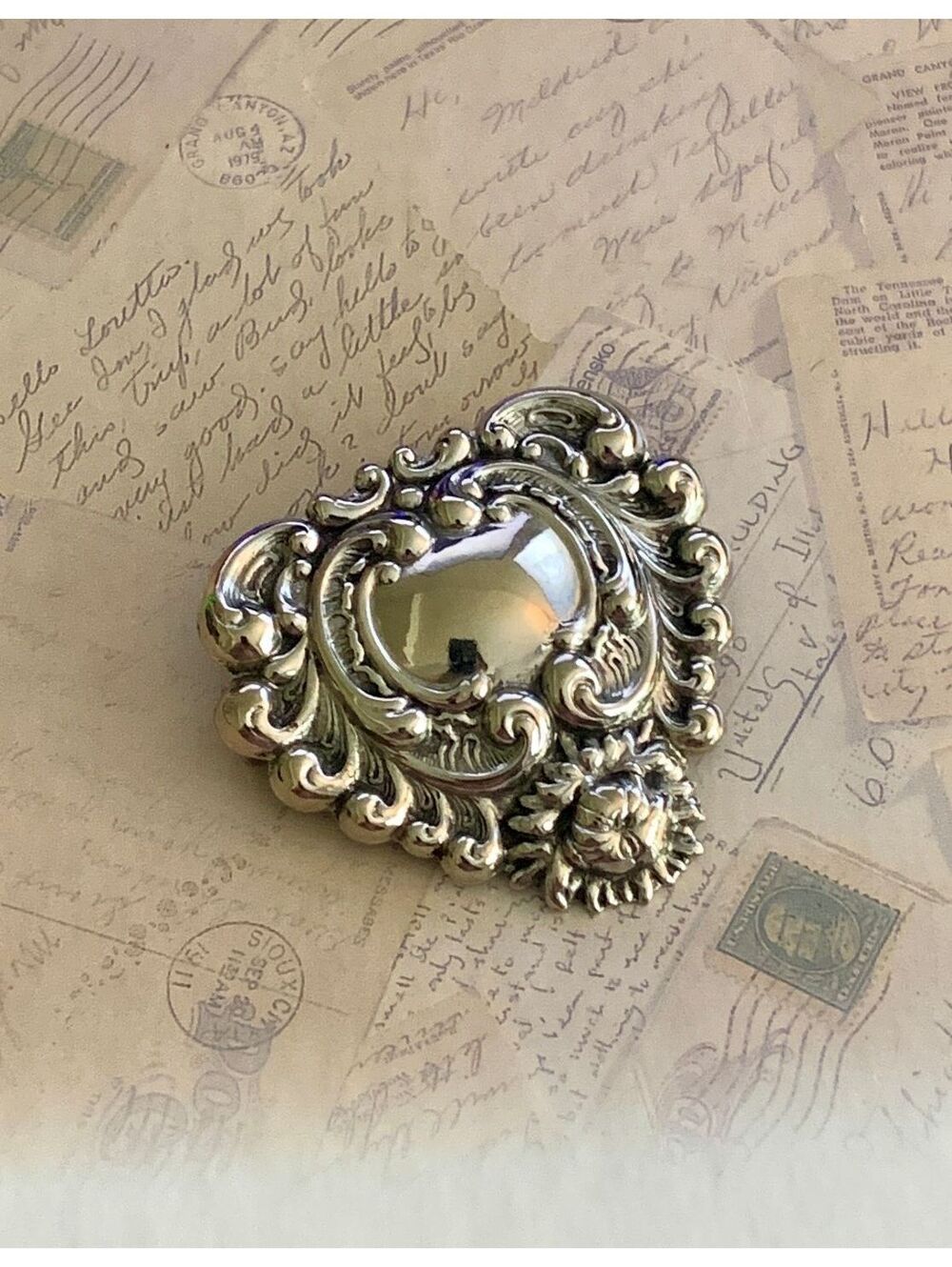 Vintage Elegant Ornate Silver Heart Brooch with Floral Detail